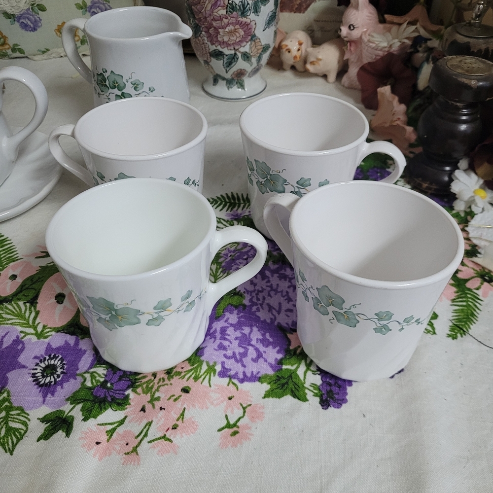 Vintage Corning Corelle Callaway Ivy pattern coffee cup/mug Set Of 4